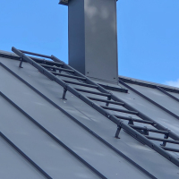 Katuseredel ja korstnamüts Klassik katusel