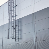 Seinaredel turvapuuriga sandwichpaneelil